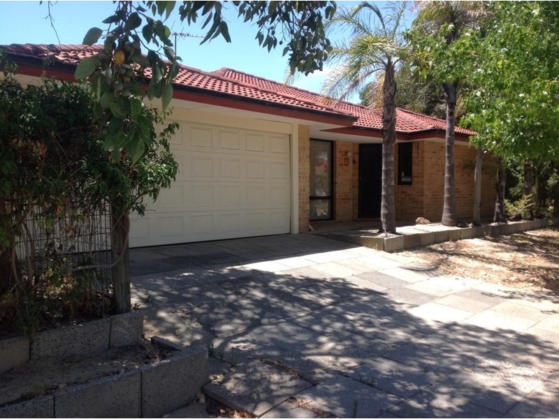19 Carpenteria Crescent, Kenwick WA 6107