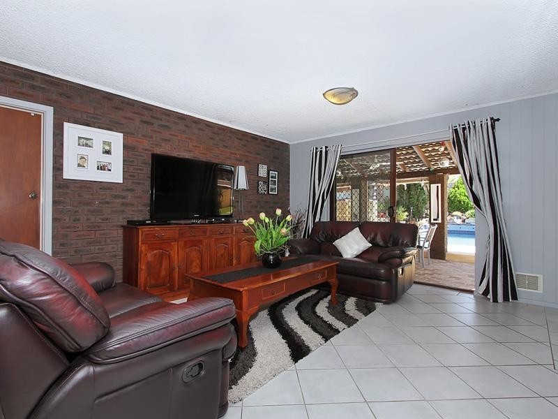 9 Camborne Way, Thornlie WA 6108