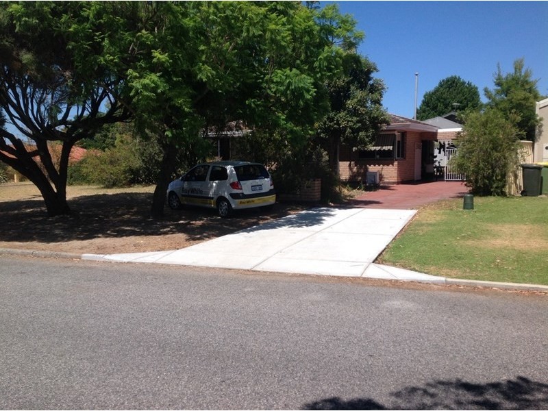 77 Redwood Crescent, Melville WA 6156