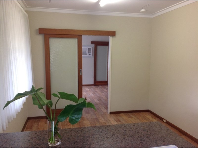 77 Redwood Crescent, Melville WA 6156