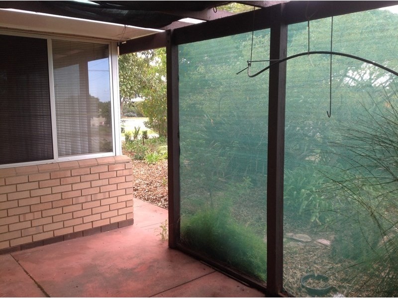 77 Redwood Crescent, Melville WA 6156