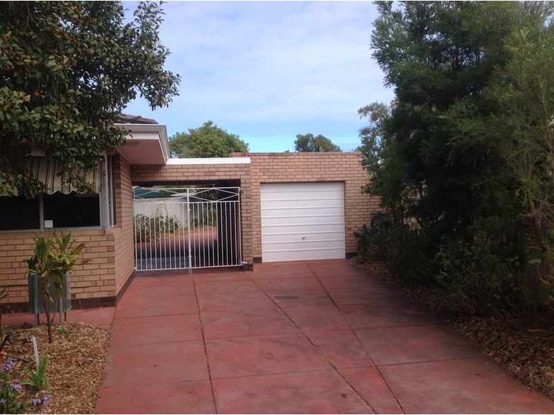 77 Redwood Crescent, Melville WA 6156