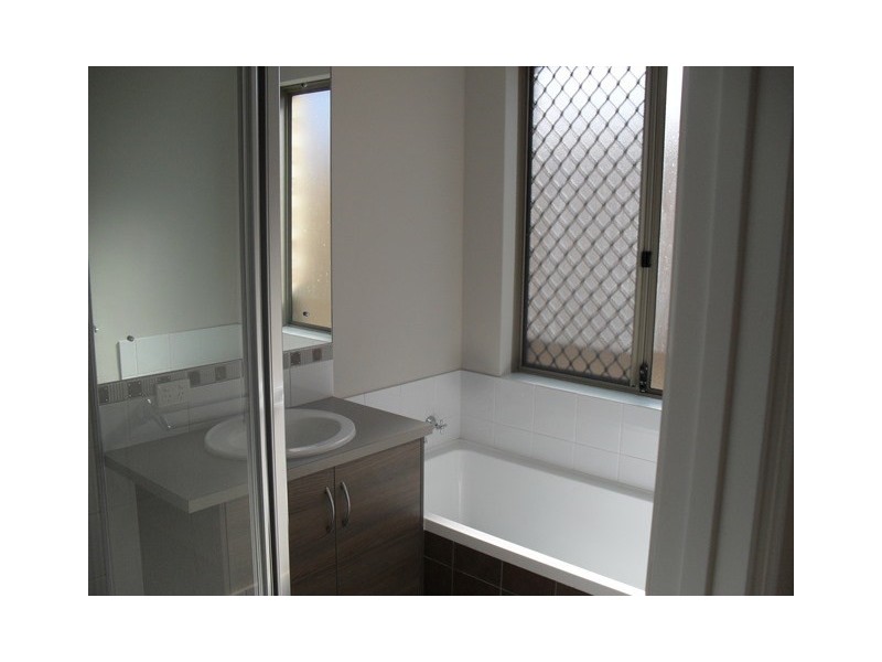 94 Panozza Circuit, Maddington WA 6109