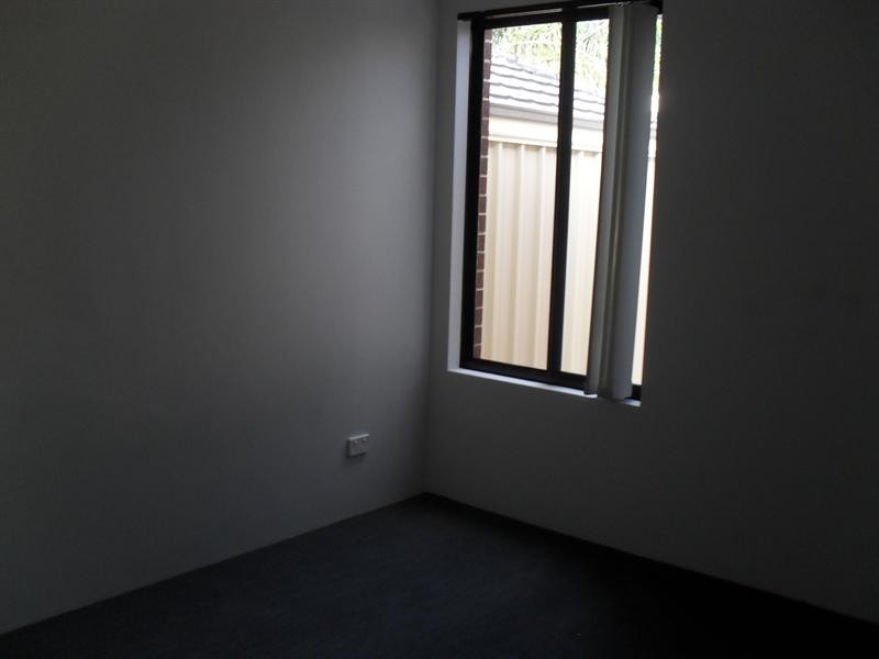 8/102 WESTFIELD Road, Kelmscott WA 6111