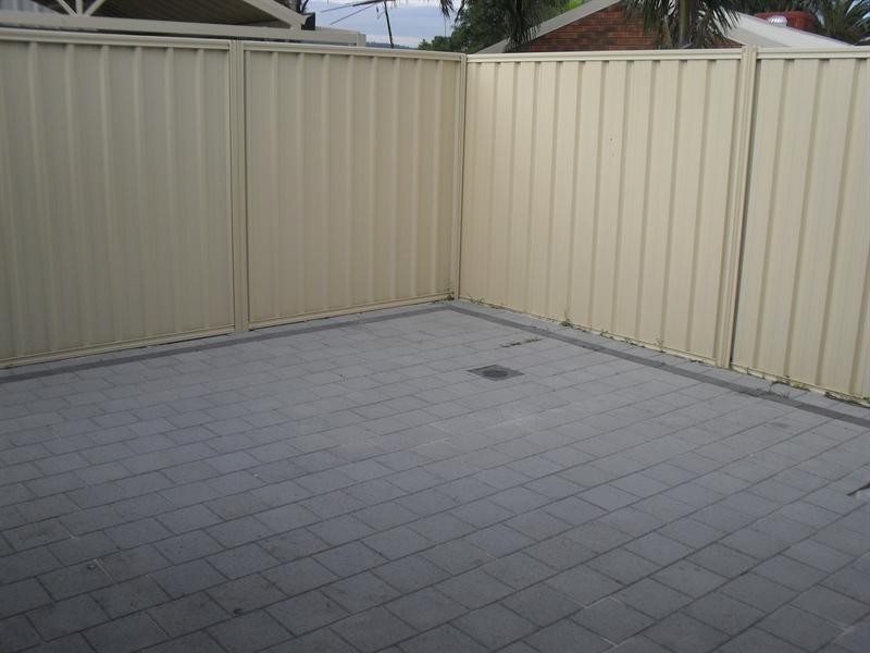 8/102 WESTFIELD Road, Kelmscott WA 6111