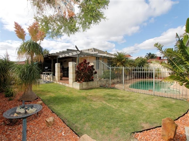 5 Banyo Court, Maddington WA 6109