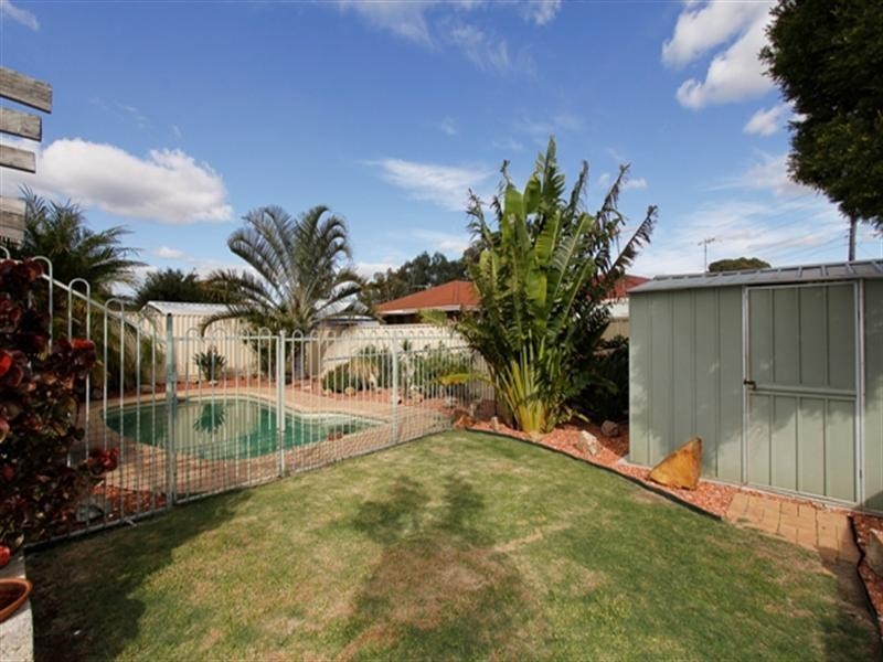 5 Banyo Court, Maddington WA 6109