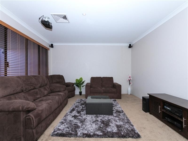 49 Canterbury Trail, Harrisdale WA 6112