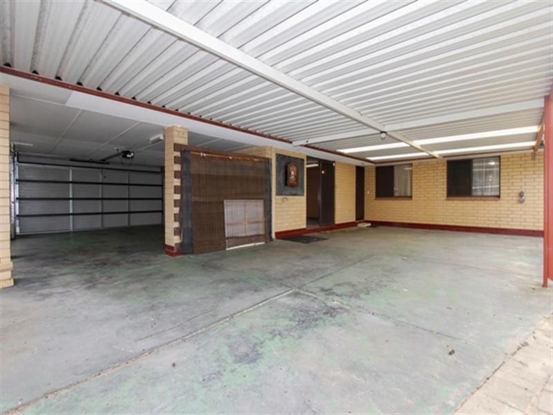 14 Maple Place, Maddington WA 6109