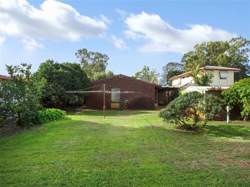 11 Hosken Road, Gosnells WA 6110