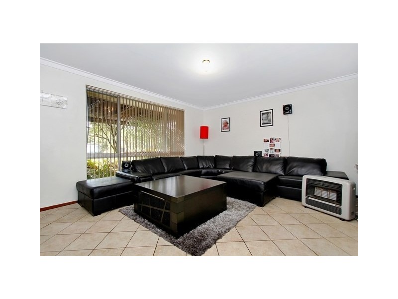13 Barcombe Way, Gosnells WA 6110