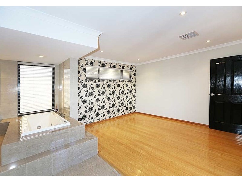 4 Wiroo Way, Byford WA 6122