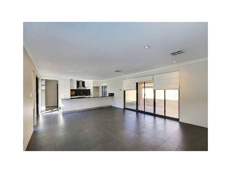 4 Wiroo Way, Byford WA 6122