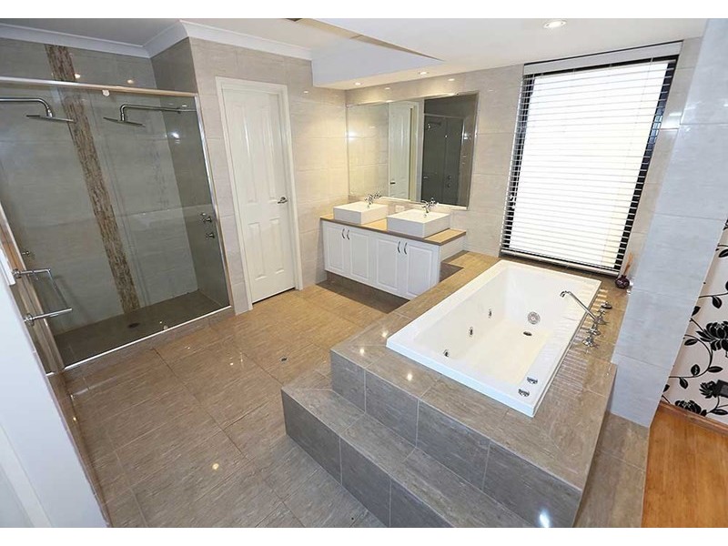 4 Wiroo Way, Byford WA 6122