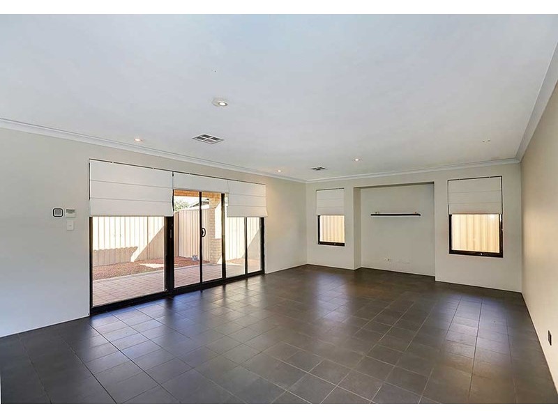 4 Wiroo Way, Byford WA 6122