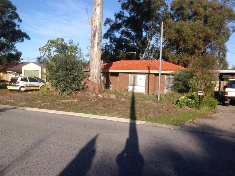 51 Ravenscroft Way, Kelmscott WA 6111