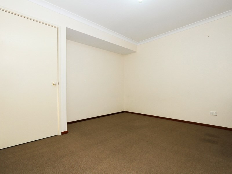 32 Towncentre Drive, Thornlie WA 6108