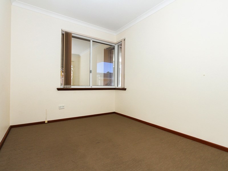 32 Towncentre Drive, Thornlie WA 6108