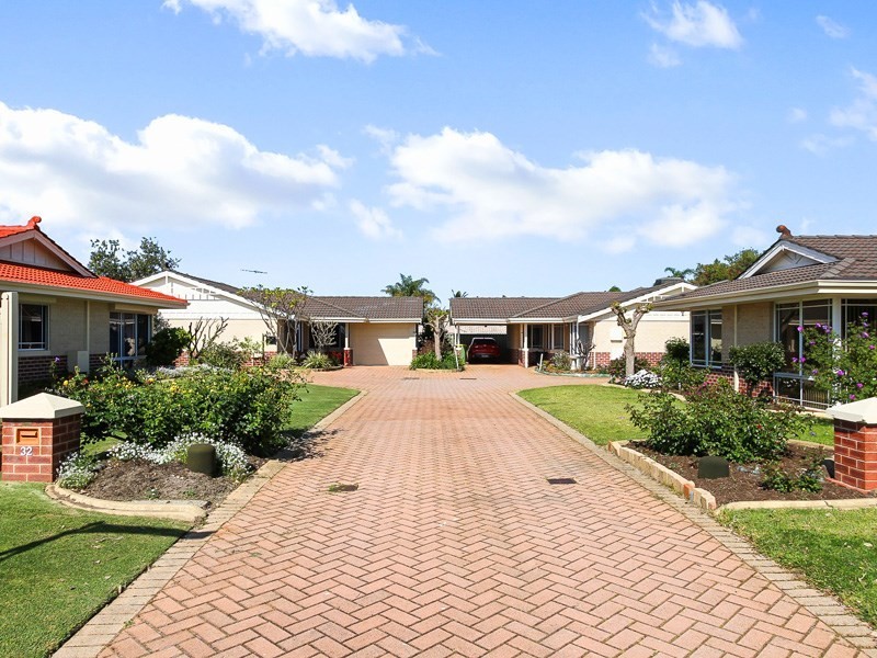 32 Towncentre Drive, Thornlie WA 6108