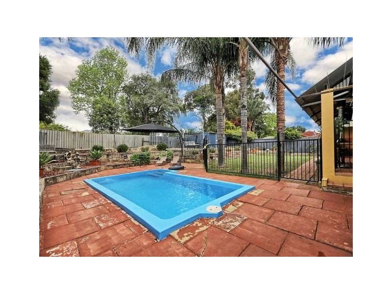 12 Esther Place, Gosnells WA 6110