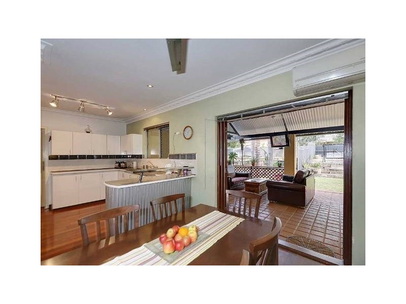 12 Esther Place, Gosnells WA 6110