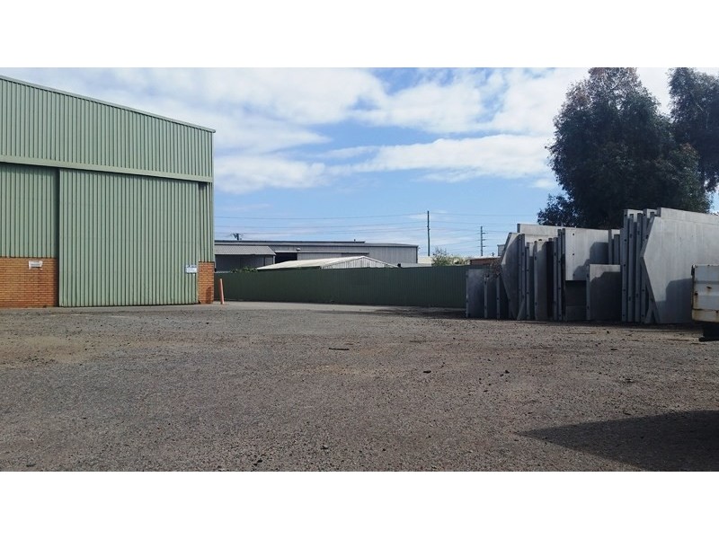 61B KURNALL Road, Welshpool WA 6106