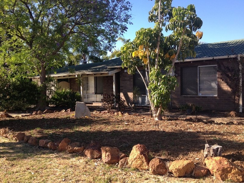 2 Moonstone Place, Gosnells WA 6110