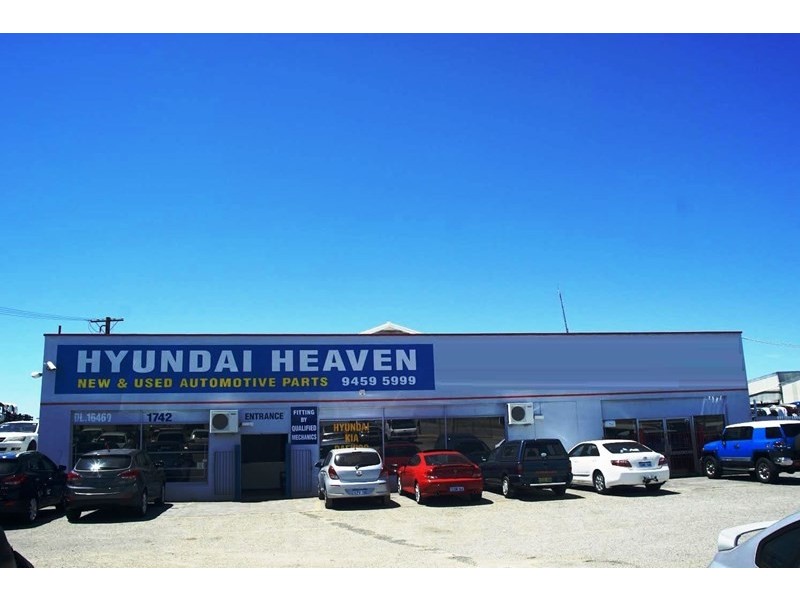 1742 ALBANY Highway, Kenwick WA 6107