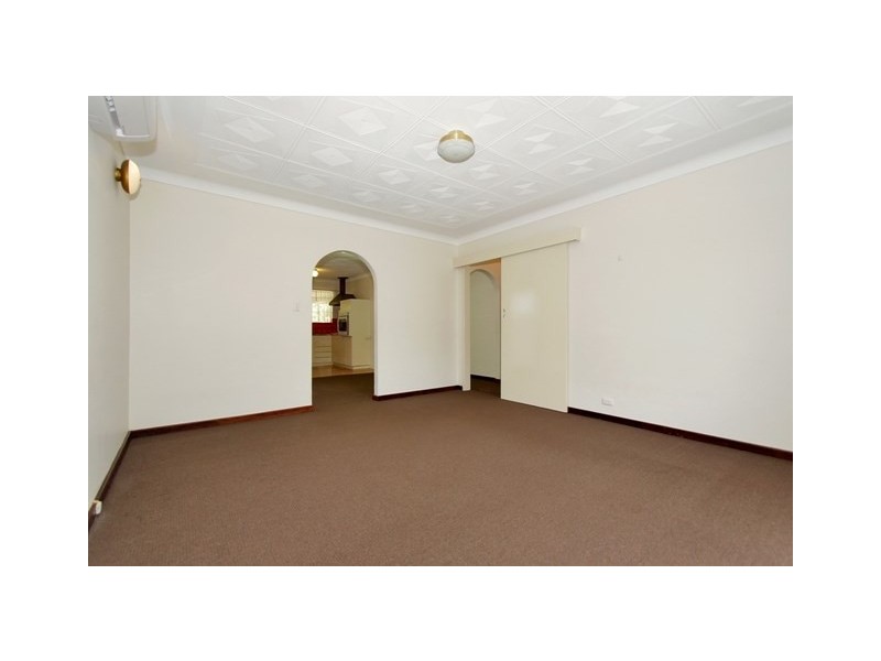 9 Penn Street, Maddington WA 6109