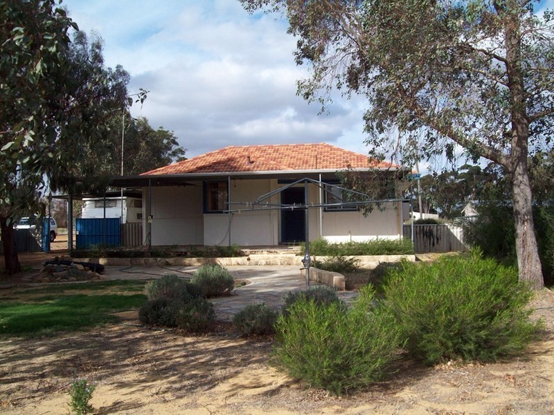 8 Raglan Street, Pingelly WA 6308