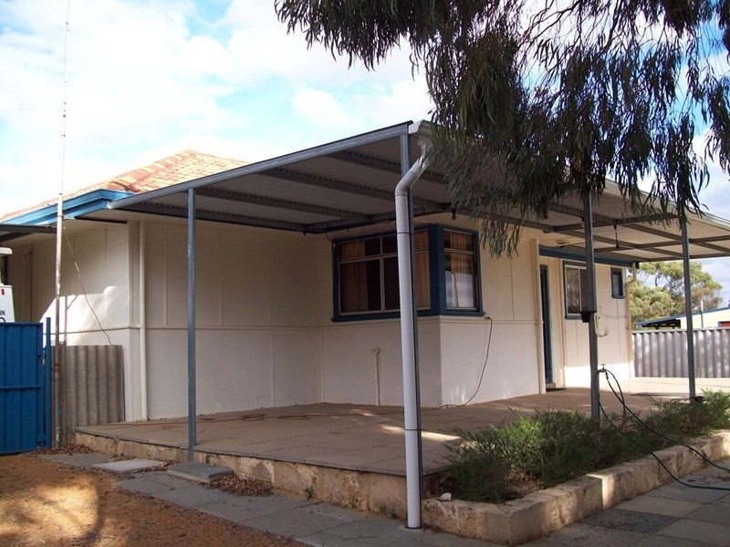 8 Raglan Street, Pingelly WA 6308