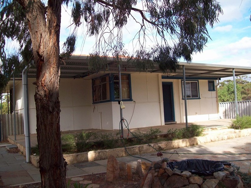 8 Raglan Street, Pingelly WA 6308