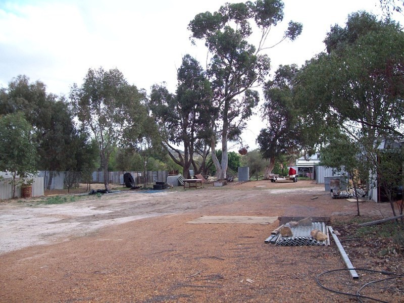 8 Raglan Street, Pingelly WA 6308