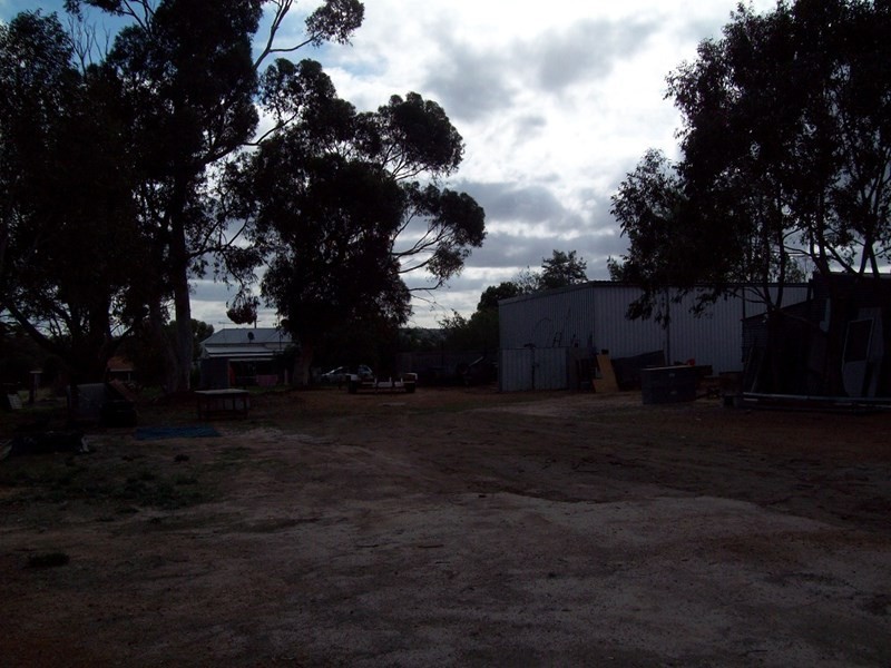 8 Raglan Street, Pingelly WA 6308