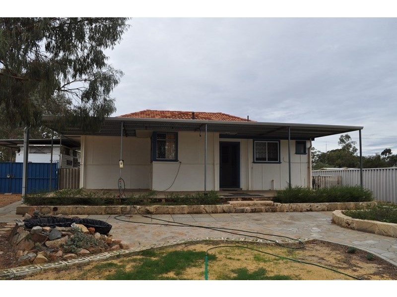 8 Raglan Street, Pingelly WA 6308