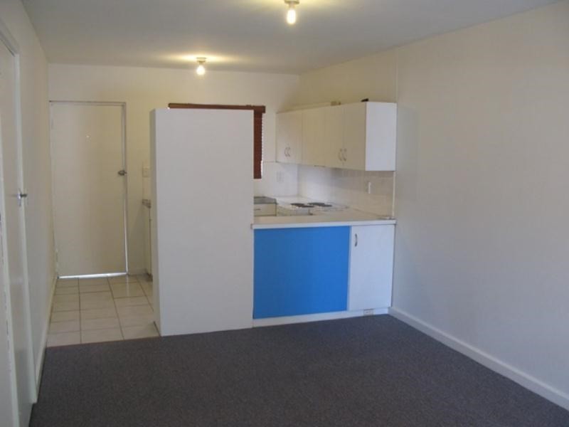 4/2 Dalziell Street, Maddington WA 6109