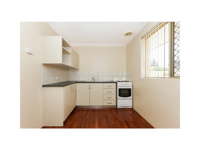 13 Rangeview Court, Maddington WA 6109