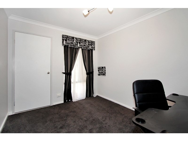 10 Ningaloo Way, Thornlie WA 6108