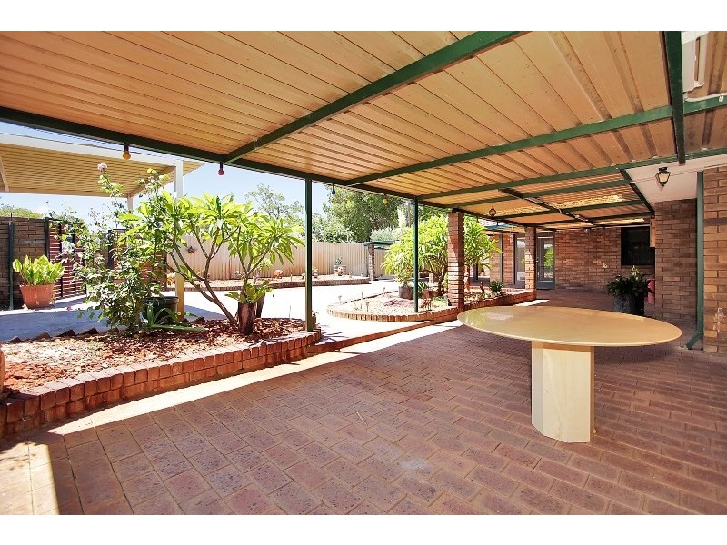 10 Ningaloo Way, Thornlie WA 6108