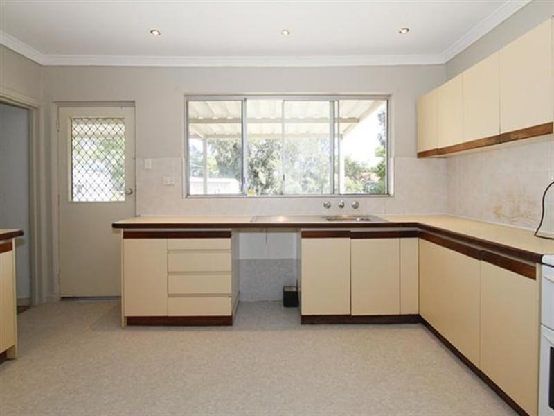 31 Dunnell Street, Maddington WA 6109