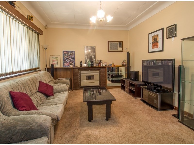 9 Kenmare Avenue, Thornlie WA 6108