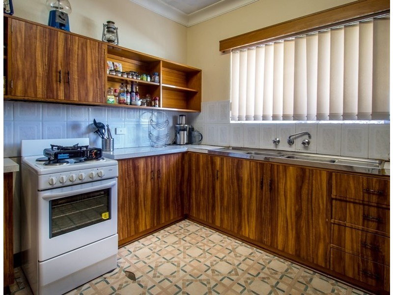 9 Kenmare Avenue, Thornlie WA 6108