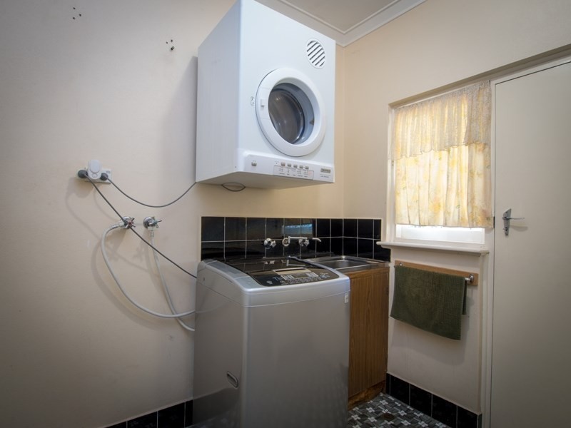 9 Kenmare Avenue, Thornlie WA 6108