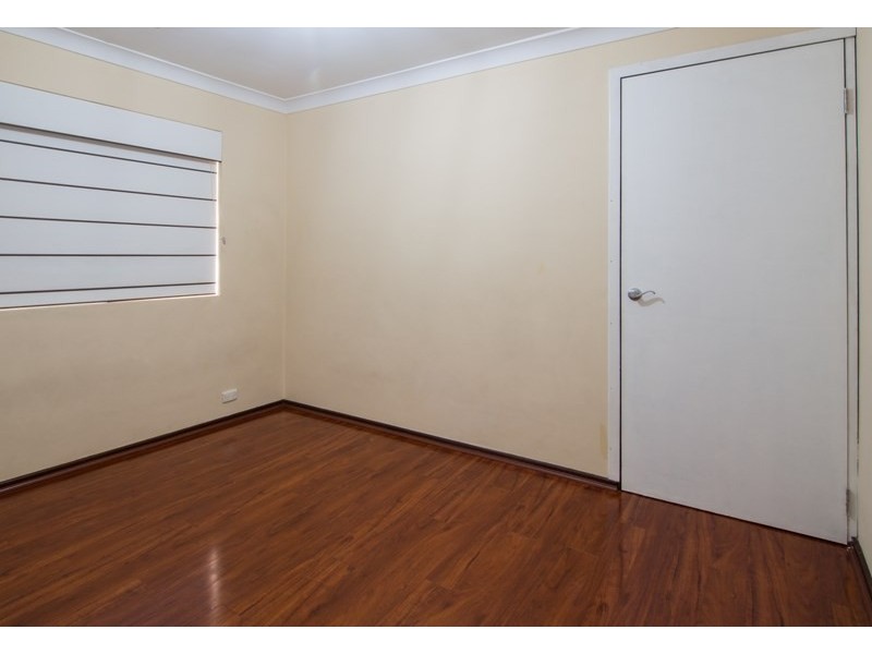 20 Huxley Court, Camillo WA 6111