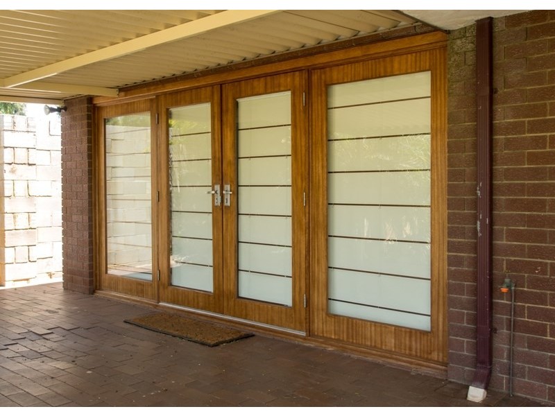 20 Huxley Court, Camillo WA 6111