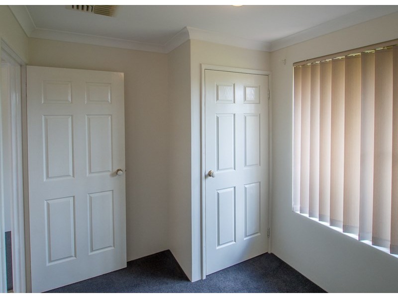 8 Oriole Way, Thornlie WA 6108