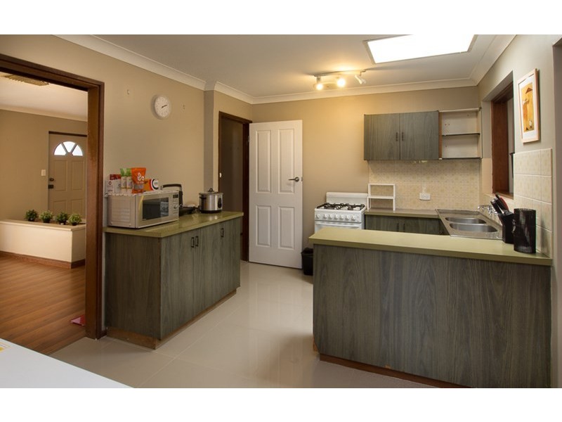 14 Tawny Way, Thornlie WA 6108