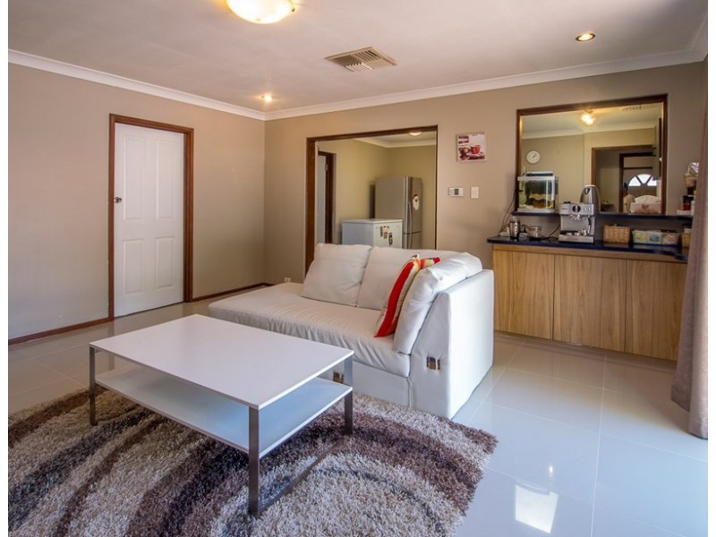 14 Tawny Way, Thornlie WA 6108