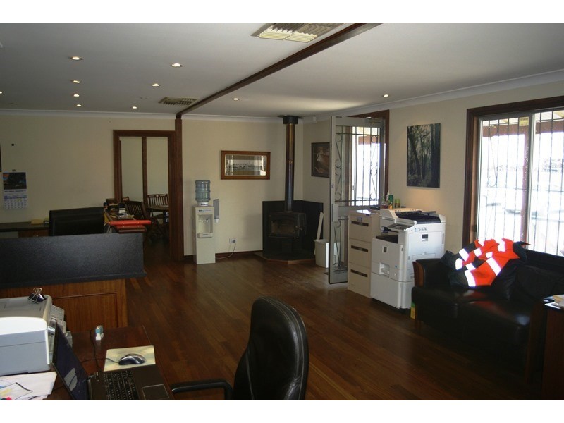 1752 ALBANY Highway, Kenwick WA 6107