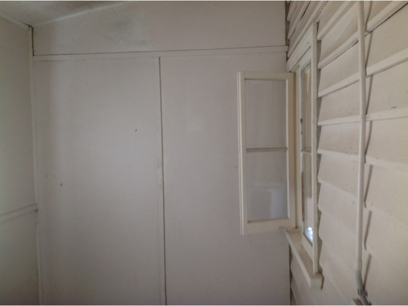 1 Woodloes Street, Cannington WA 6107